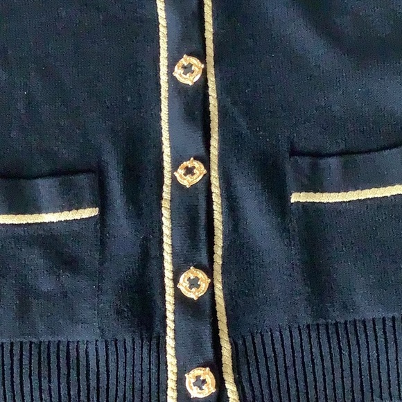 Gorgeous black and gold Knit Sweater Set by St.John 🖤🖤🖤🖤💛 - Picture 8 of 10